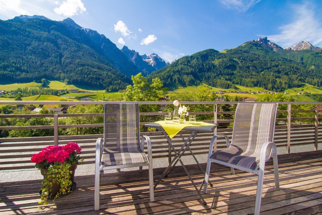 Pension Tina Neustift im Stubaital Buitenkant foto