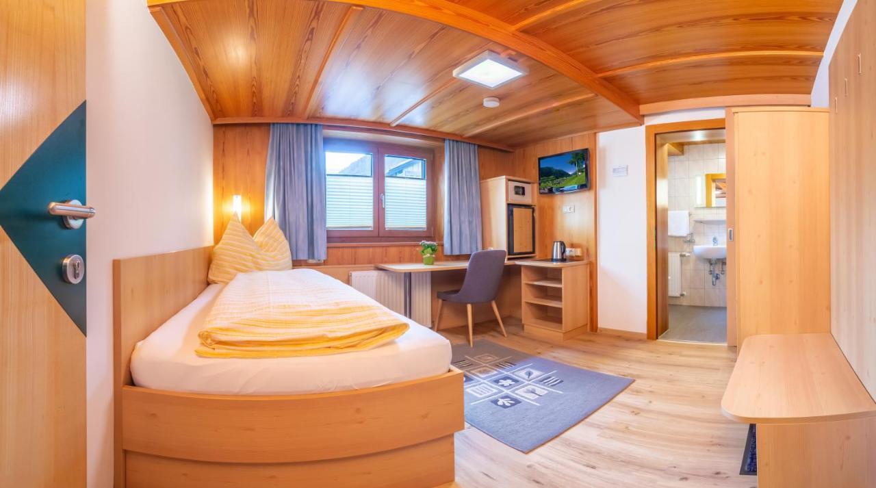 Pension Tina Neustift im Stubaital Buitenkant foto