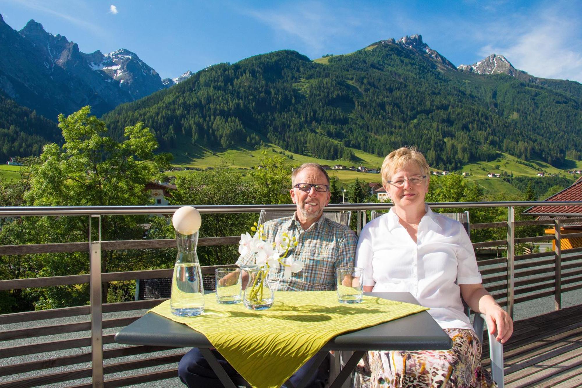 Pension Tina Neustift im Stubaital Buitenkant foto