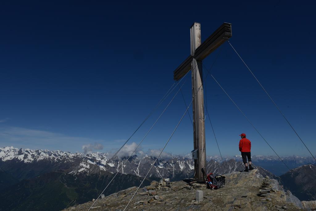 Pension Tina Neustift im Stubaital Buitenkant foto