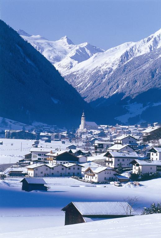 Pension Tina Neustift im Stubaital Buitenkant foto