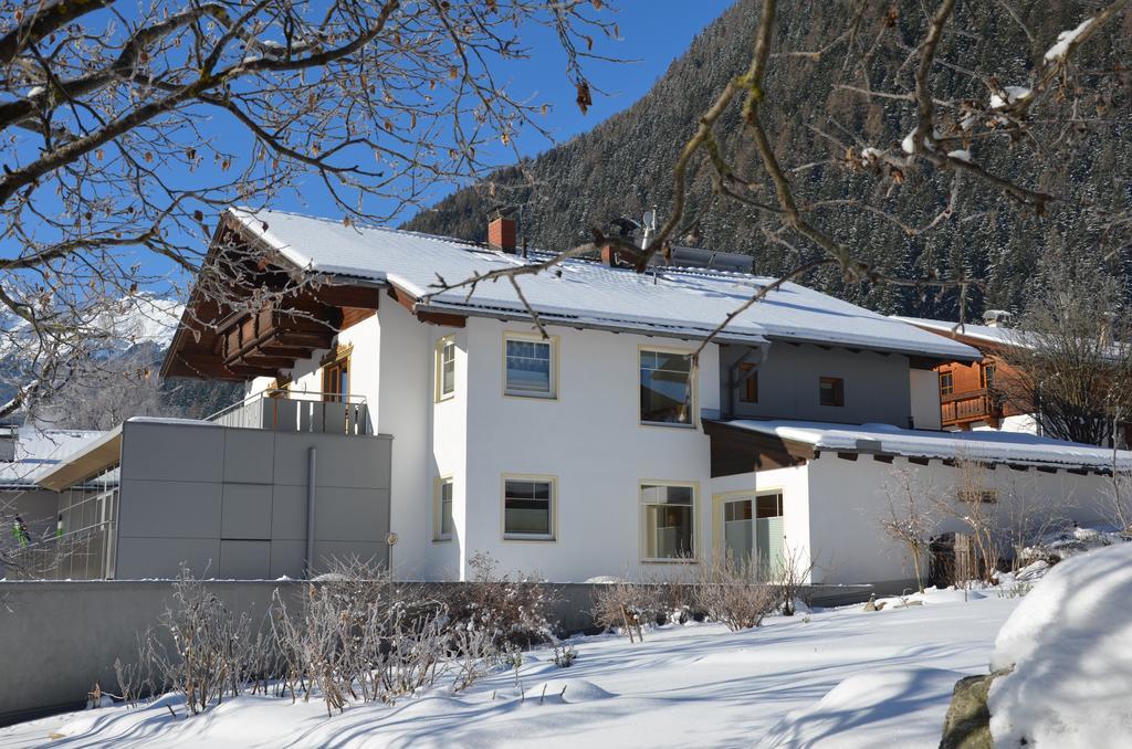 Pension Tina Neustift im Stubaital Buitenkant foto