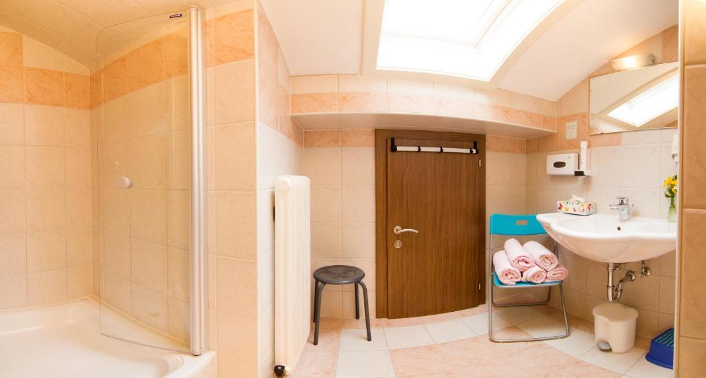 Pension Tina Neustift im Stubaital Kamer foto